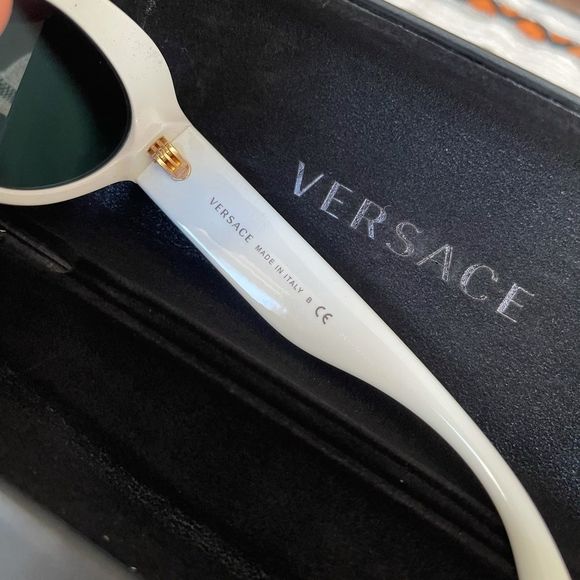 New Versace 👑 sunglasses - Picture 4 of 8